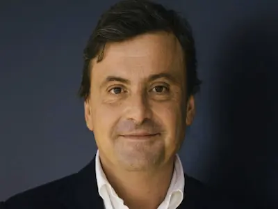 Carlo Calenda raccomanda Corsa Valtaris